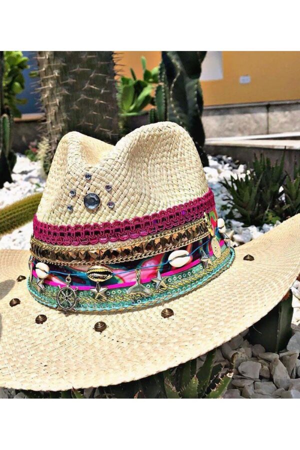 Estilos de Sombreros para Mujer | Guía Milolita Store Colombia sombrero para mujer con adornos Montería bisuteria vaquero vueltiao playa decorado agudeño cintas elegante flores elegua de moda cali Santa Marta cabalgata bisuteria cartagena bucaramanga fiesta sol artesanal