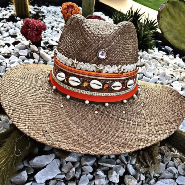 sombrero para mujer decorado elegua de moda colombia cucuta agudeño elegante vueltiao cintas artesanal cabalgata vaquero sol flores playa soledad Valledupar decorado bisuteria Neiva buga plumas fiesta