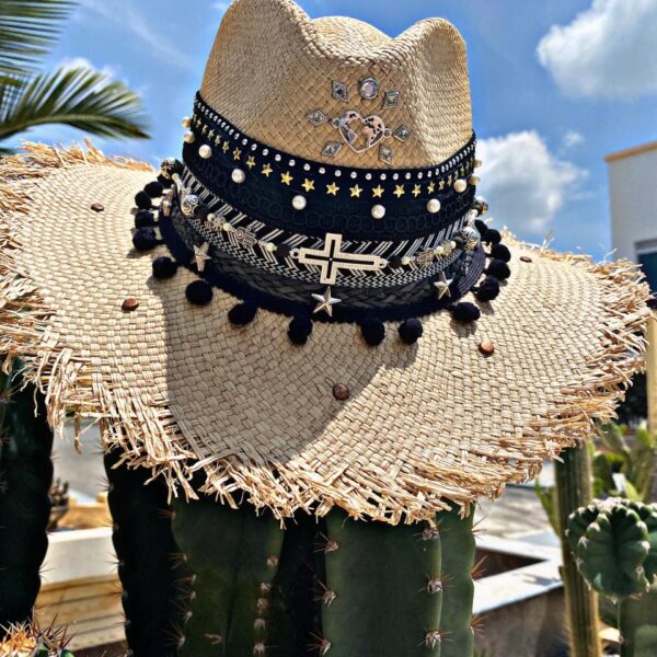 sombrero para mujer palma de iraca sombrero con adornos para mujer de moda decorado bisuteria flores agudeño sol vueltiao playa vaquero elegante elegua cintas artesanal bogota cartagena bucaramanga Ibagué Pereira Armenia cabalgata fiesta sombrero con adornos para mujer de moda decorado bisuteria flores agudeño sol vueltiao playa vaquero elegante elegua cintas artesanal bogota cartagena bucaramanga Ibagué Pereira Armenia cabalgata fiesta