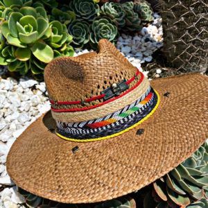 sombrero para mujer con adornos artesanal agudeño flores cintas playa elegante vaquero decorado sol bisuteria de moda vueltiao elegua colombia cucuta tejido Valledupar Neiva buga cabalgata fiesta