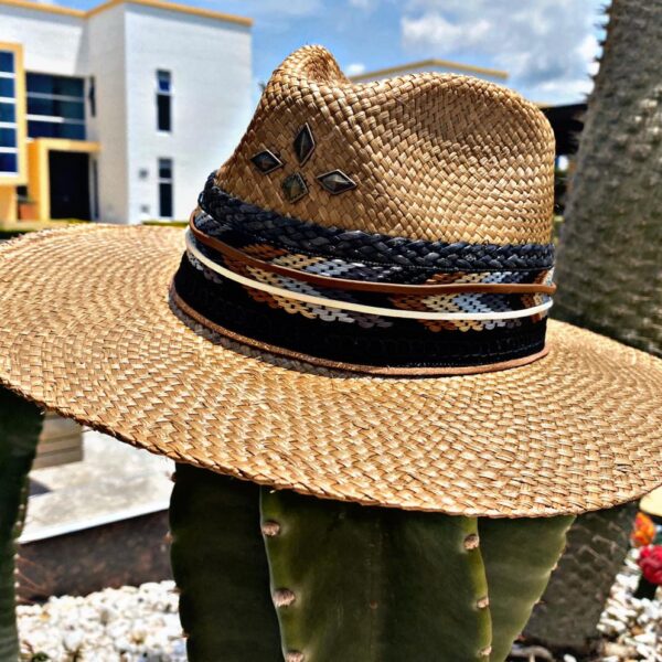sombrero para mujer palma de iraca sombrero con adornos para mujer vaquero vueltiao sol agudeño artesanal elegua cintas de moda elegante decorado bisuteria flores playa cali cartagena bucaramanga Santa Marta Montería bisuteria cabalgata fiesta, Sombrero Indiana Decorado Para Mujer, sombreros de palma de iraca, sombreros decorados en colombia, sombreros personalizados de palma de iraca, sombreros artesanales con bordados, Hats made of Iraca palm