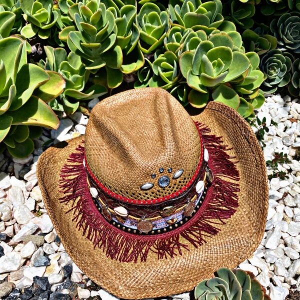 sombrero para mujer con adornos playa elegua elegante decorado vaquero cintas artesanal de moda sol agudeño bisuteria vueltiao flores Pereira Armenia bogota Ibagué cartagena bucaramanga, Sombrero Cowboy Decorado Para Mujer, sombreros de palma de iraca, sombreros decorados en colombia, sombreros personalizados de palma de iraca, sombreros artesanales con bordados, Hats made of Iraca palm