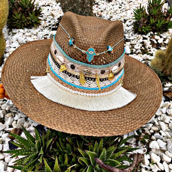 sombrero con adornos para mujer cintas sol elegua agudeño artesanal vueltiao vaquero de moda elegante decorado bisuteria flores playa cali cartagena bucaramanga Santa Marta Montería bisuteria