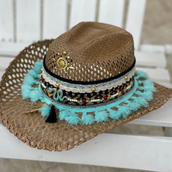 Sombrero Calado para mujer decorado, Sombrero Calado Rock, sombreros de palma de iraca, sombreros decorados en colombia, sombreros personalizados de palma de iraca, sombreros artesanales con bordados, Hats made of Iraca palm