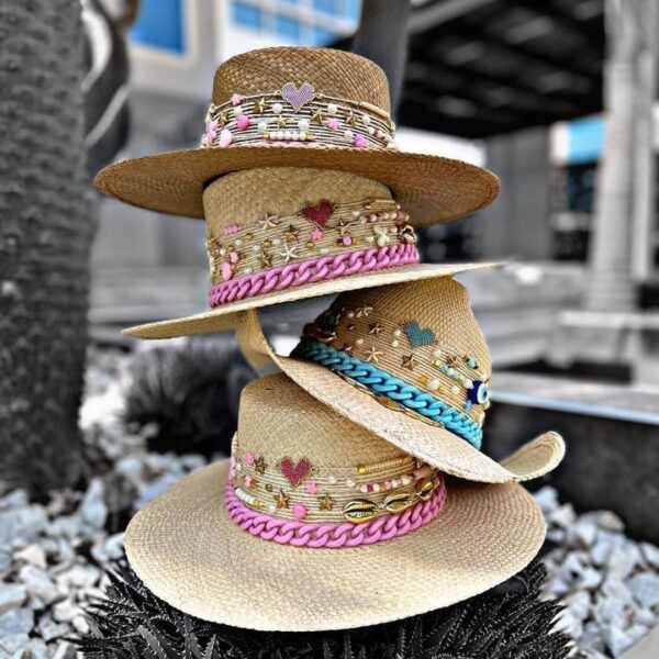 Sombrero cordobes para mujer, Sombrero Cordobés Decorado Para Mujer, sombreros de palma de iraca, sombreros decorados en colombia, sombreros personalizados de palma de iraca, sombreros artesanales con bordados, Hats made of Iraca palm