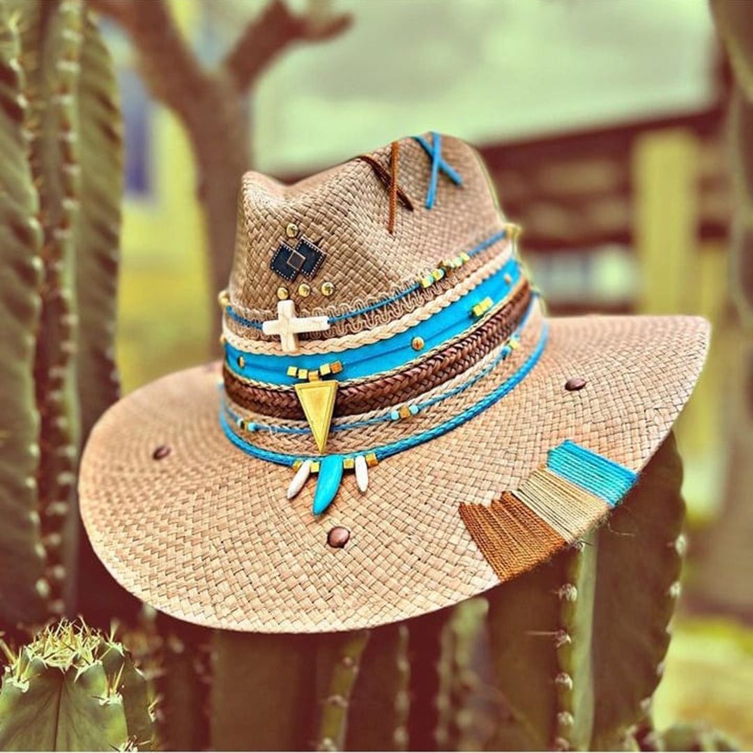https://milolita.com/wp-content/uploads/2022/12/sombrero-indiana-tribu-decorado-para-hombre-00003.jpeg