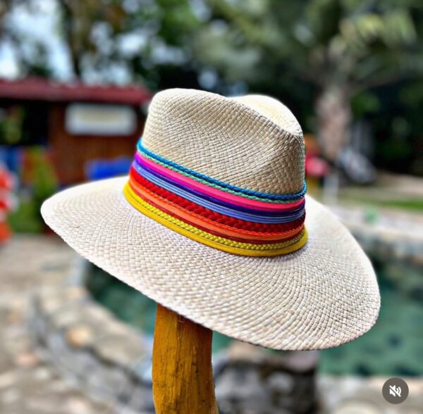 sombrero decorado para mujer splash indiana crudoSombrero Indiana Colour Splash Crudo, sombreros de palma de iraca, Hats made of Iraca palm