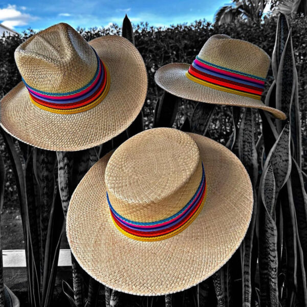 sombrero cordobés decorado splash crudoSombrero Cordobés Colour Splash Crudo, sombreros de palma de iraca, Hats made of Iraca palm