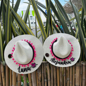 Pava pequeña color crudo bordada & decorada con pomponesPava Para Mujer - Sombrero Para Playa