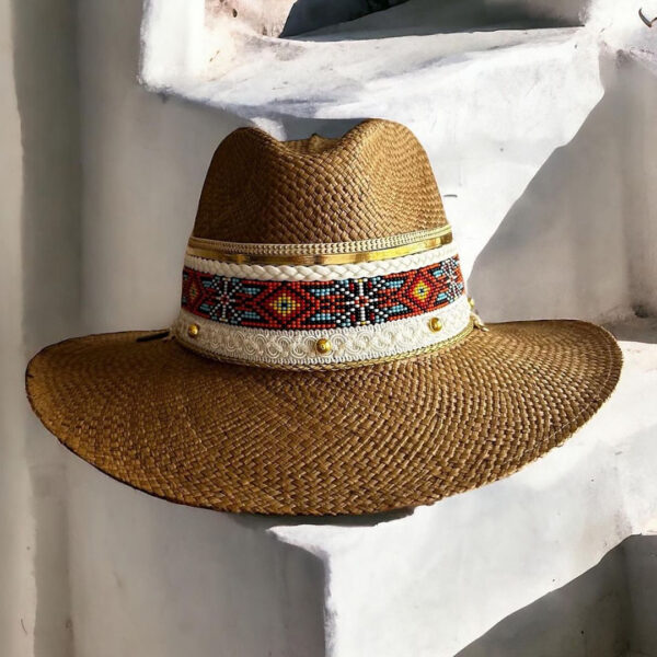 Sombrero decorado Indiana AZTECA caféSombrero Indiana Azteca Café, sombreros de palma de iraca, Hats made of Iraca palm