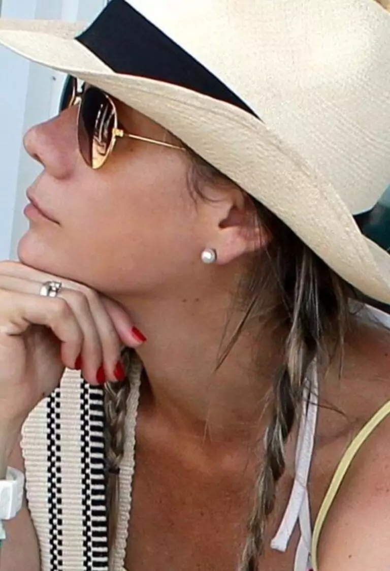 Sombreros decorados para Mujeres - Decorated hats for women Sombreros decorados para Mujeres - Decorated hats for women