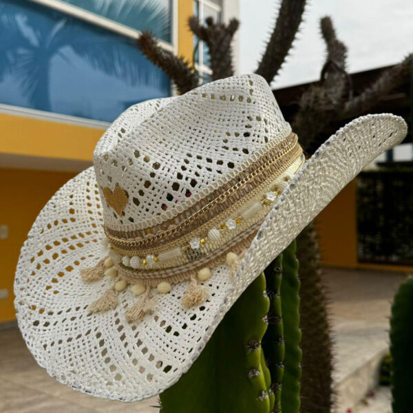 sombrero nevado calado 00002Sombrero Nevado Calado Cowboy Color Blanco, sombreros de palma de iraca, Hats made of Iraca palm