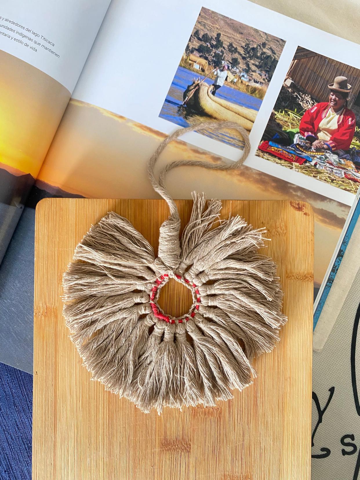 Colgante artesanal POM POM de 15 cm color café vintage 00001