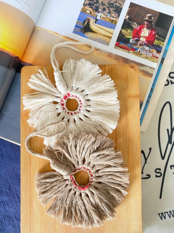 Colgante artesanal POM POM de 15 cm color café vintage 00005