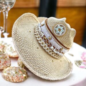 Sombrero cowboy shell color crudo decorado para mujer