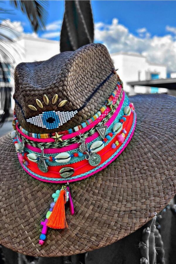 Estilos de Sombreros para Mujer | Guía Milolita Store Colombia Sombrero ojito folky indiana cafe decorado para mujer