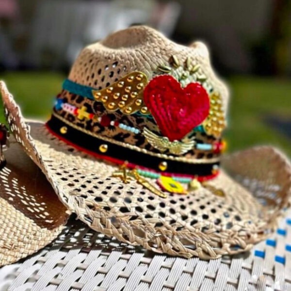 sombrero calado para mujer decorado, Sombrero Calado Para Mujer Decorado, sombreros de palma de iraca, sombreros decorados en colombia, sombreros personalizados de palma de iraca, sombreros artesanales con bordados, Hats made of Iraca palm