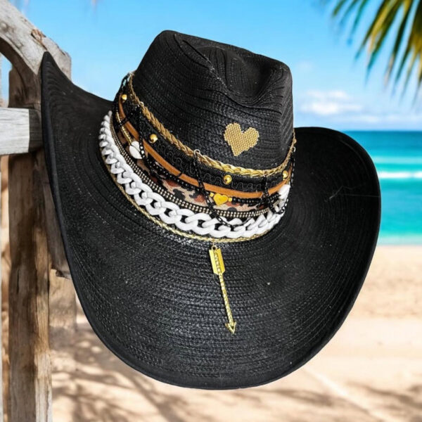 sombrero cowboy rock heart decorado para mujer color negro 00001, Sombrero Cowboy Rock Heart, sombreros de palma de iraca, sombreros decorados en colombia, sombreros personalizados de palma de iraca, sombreros artesanales con bordados, Hats made of Iraca palm