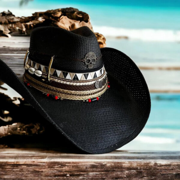 Sombrero decorado Cowboy Black, Sombrero Cowboy Calavera Rock Black, sombreros de palma de iraca, sombreros decorados en colombia, sombreros personalizados de palma de iraca, sombreros artesanales con bordados, Hats made of Iraca palm