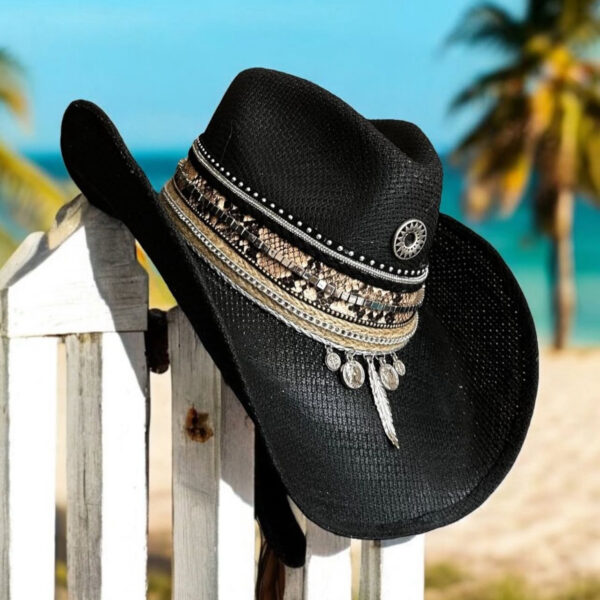 Sombrero decorado Cowboy Black, Sombrero Cowboy Tribe Rock Black, sombreros de palma de iraca, sombreros decorados en colombia, sombreros personalizados de palma de iraca, sombreros artesanales con bordados, Hats made of Iraca palm