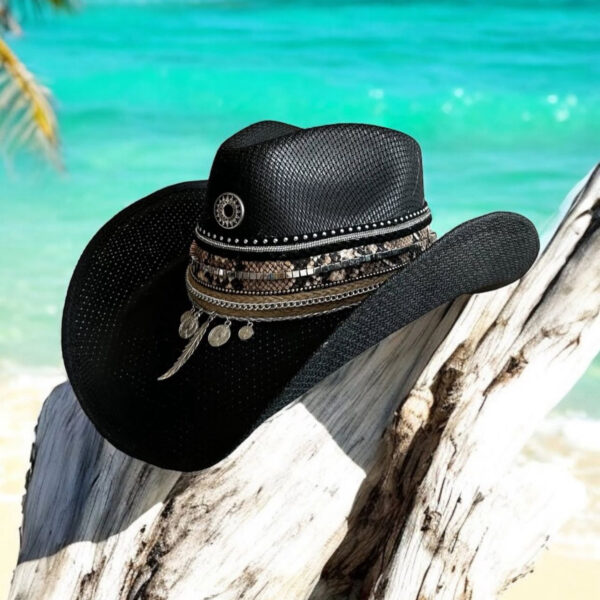 Sombrero decorado Cowboy Black, Sombrero Cowboy Tribe Rock Black, sombreros de palma de iraca, sombreros decorados en colombia, sombreros personalizados de palma de iraca, sombreros artesanales con bordados, Hats made of Iraca palm