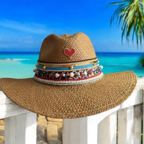 sombrero indiana decorado cafe print heart 250331001, Sombrero Indiana Café Print Heart, sombreros de palma de iraca, sombreros decorados en colombia, sombreros personalizados de palma de iraca, sombreros artesanales con bordados, Hats made of Iraca palm