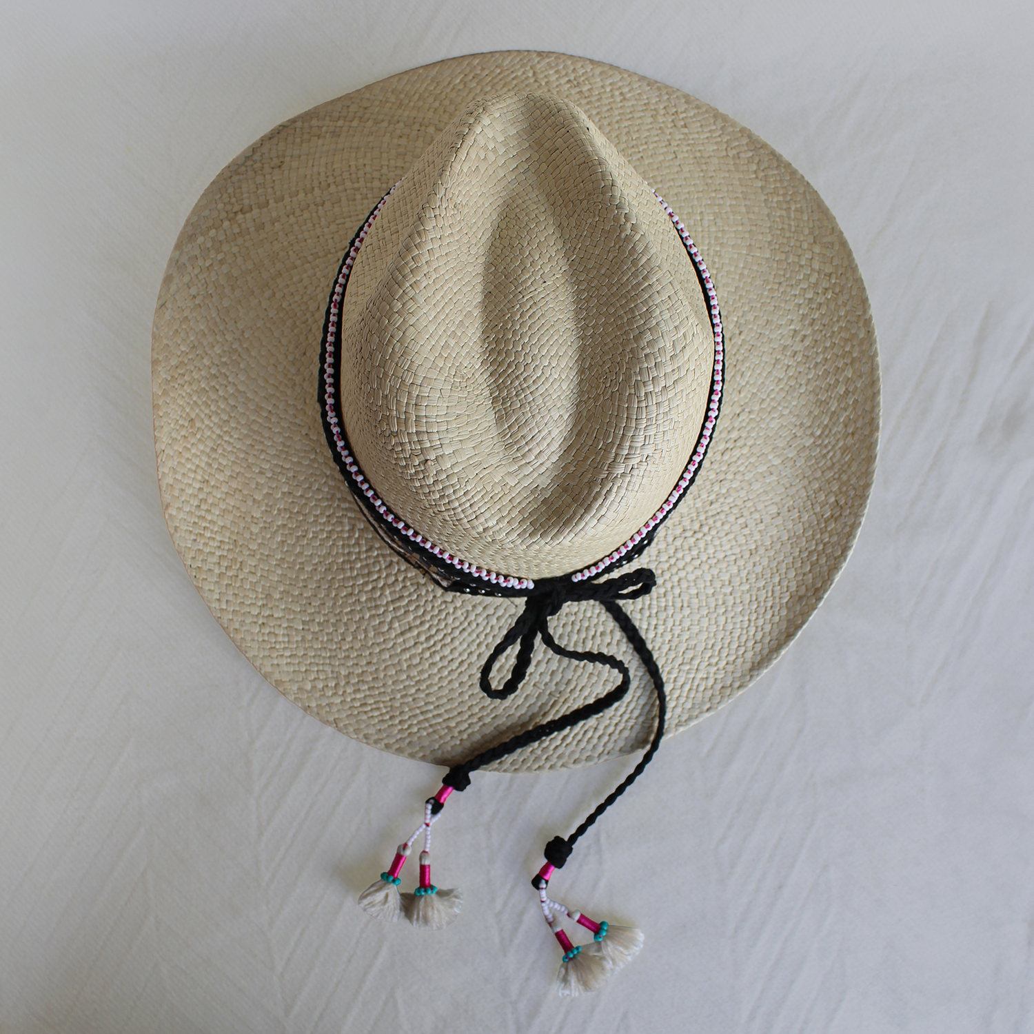 Sombrero Borsalino Color Natural con adorno Boho Travel Mostacilla Sombrero Borsalino Color Natural con adorno Boho Travel Mostacilla